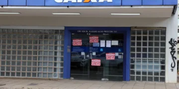 Empregados da Caixa rejeitam proposta e decidem manter greve nacional