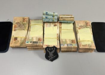VEJA O VÍDEO: Homem é conduzido com cerca de R$ 65 mil durante abordagem em rodovia de Sergipe