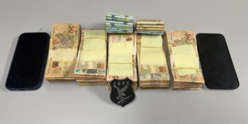 VEJA O VÍDEO: Homem é conduzido com cerca de R$ 65 mil durante abordagem em rodovia de Sergipe