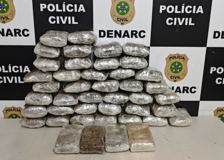 Mulher é presa com 24,2 kg de maconha em rodoviária de Aracaju