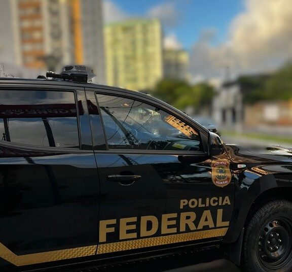 PF apreende R$ 20 mil em operação que investiga crimes eleitorais em Aracaju