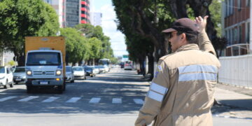 SMTT realiza operação especial de trânsito durante eleições em Aracaju
