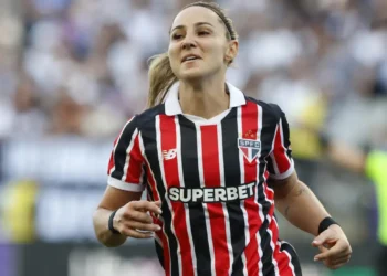 São Paulo vence Corinthians e fica a um empate do título do Brasileirão Feminino