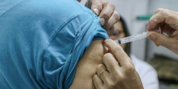 Vacina pneumo 20 passa a ser ofertada para idosos com 85 anos ou mais em Sergipe