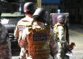 Homem suspeito de homicídio é preso com munições e drogas em Aracaju