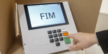 Eleitor deve verificar situação de candidatos antes de votar nas eleições de outubro