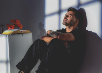 Luanzinho lança EP religioso “Em Tua Presença” com cinco canções dedicadas à fé e à gratidão