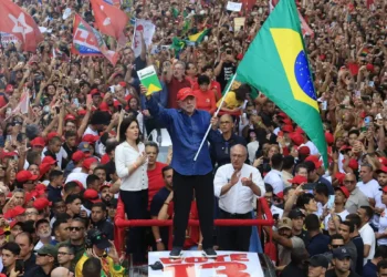 Lula é reeleito presidente e conquista quarto mandato