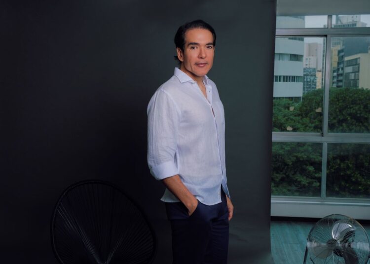 Médico sergipano participa de seminário internacional de Tricologia e lança livro em São Paulo