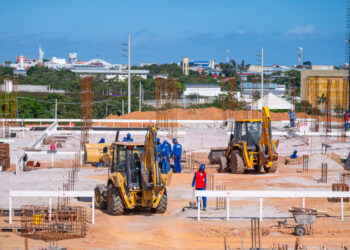 Obras do Complexo Materno-Infantil em Aracaju avançam com conclusão da terraplanagem